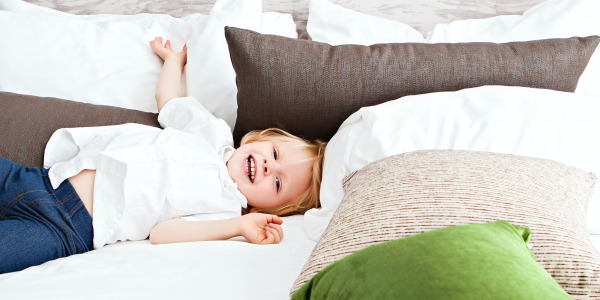 Łóżko tapicerowane dla dziecka – jakie wybrać?